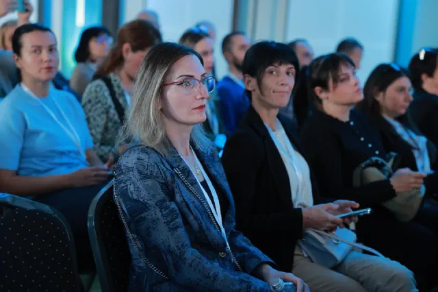 Friday, 16 October · Photograph 105